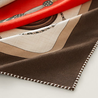 ❤お得なお品❤韓国限定 ハングル 한글チャーム ブルーｘダークグレー エルメス トライアングル-《クリック・